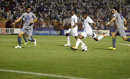 مدرب الاستقلال يعترف باستغلال ضعف لياقة لاعبي الهلال 