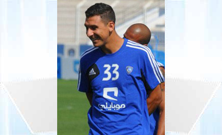 أوزيا أول أجانب الهلال الموسم المقبل 