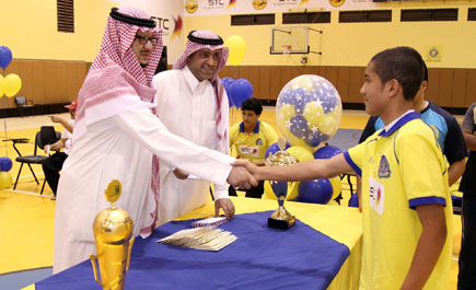 النصر يجهز صانع ألعاب أجنبياً تحسباً لتعثر مفاوضات الشهري 