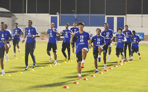 الهلال يواجه الشعلة اليوم بالفريق الأساسي.. والدوسري يعود 