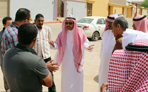 أمين منطقة القصيم يعتمد حسومات في رواتب مديري مشاريع ومعاقبة المقاول 