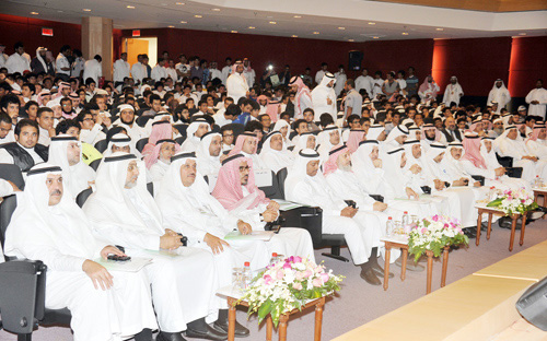 مدير جامعة المؤسس يحث على المشاركة الفاعلة في النشاطات الطلابية 