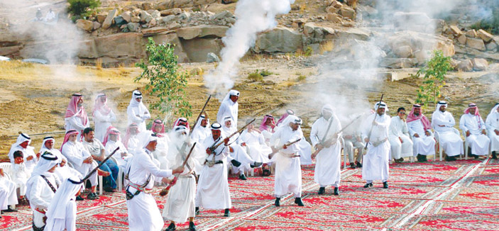 فيصل بن خالد يزور الليلة تنومة الرباب مفتتحاً ومدشناً ومتفقداً 