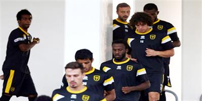 الاتحاد يغلق تدريباته تحضيراً للقاء نجران.. والإدارة تحفز اللاعبين بالمكافآت ومأدبة عشاء 