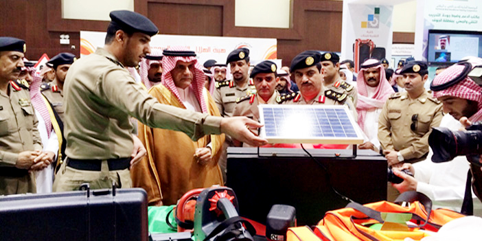  قائد أمن الطرق في استقبال زوار جناح القوة بأسبوع المرور