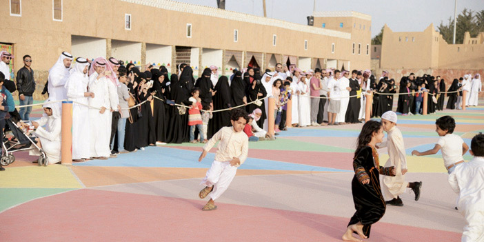 مهرجان «أبها يجمعنا».. ابتسامة الأطفال 