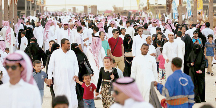 منوها بدعم وتشجيع الأمير خالد الفيصل لسوق عكاظ 