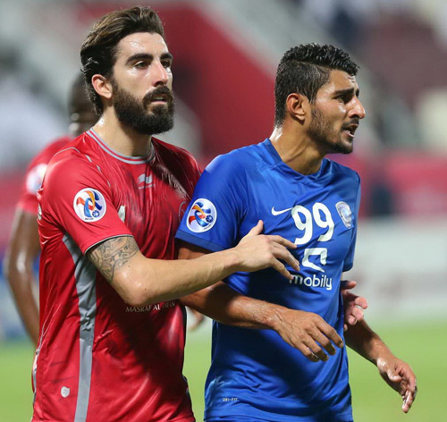  فلوريس يُخاشن مهاجم الهلال الميدا