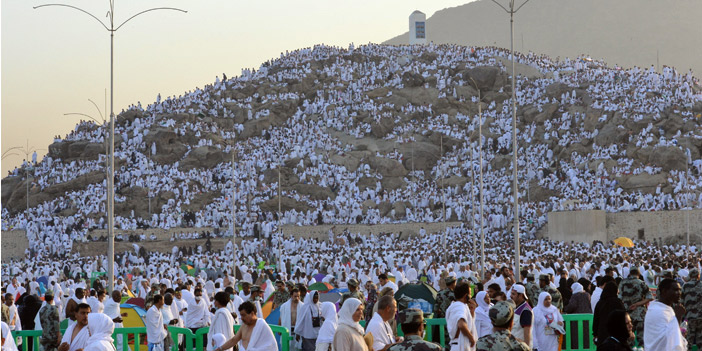 رفع التهنئة للقيادة.. وزير الحج: 