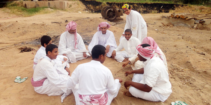  البساطة والبسمات عنوان اللعب