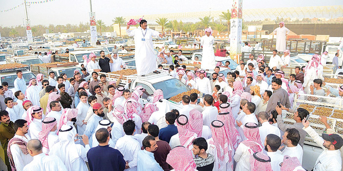  لقطات من مهرجان سوق التمور المنصرم في مدينة بريدة