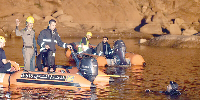 مدني حائل ينتشل جثمان غريق آسيوي بسد وسمي 