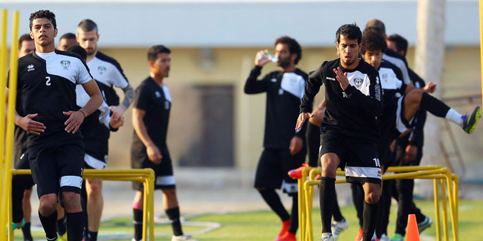 هجر يجري تدريبه الرئيسي ويناور لمواجهة الهلال اليوم 