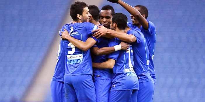  لاعبو الهلال وتوأمة مع كأس ولي العهد