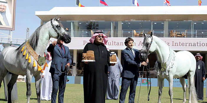  الأمير عبد العزيز بن أحمد وثلاثية عذبة الذهبية