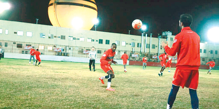  جانب من تدريبات فريق الرائد