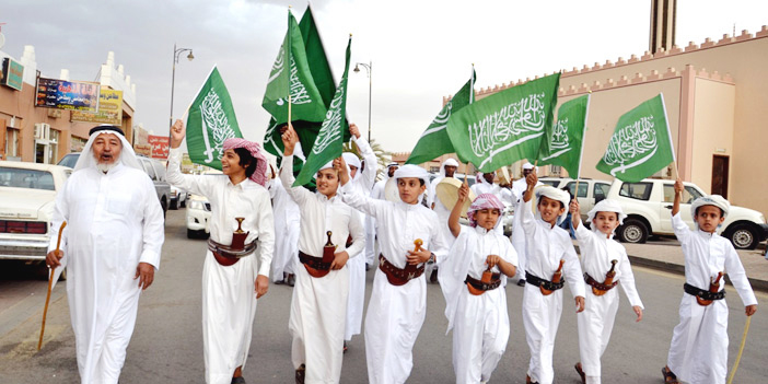  طلبة في مسيرة لعرض تراث المنطقة