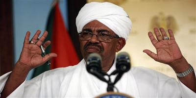 البشير: الحركات المسلحة تعمل كمرتزقة في جنوب السودان وليبيا 