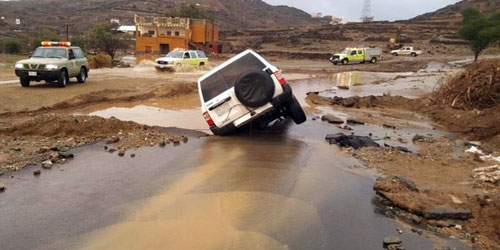 الدفاع المدني يباشر (6393) بلاغاً جراء الأمطار والسيول على مناطق المملكة 