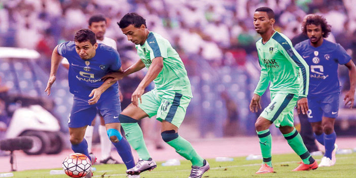  دونيس صُبر عليه فأطاح بالهلال