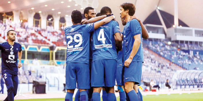   الهلال واصل السقوط