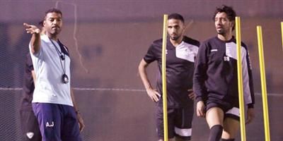 الجنوبي يطالب لاعبي هجر بالجدية في التدريبات قبل مواجهة الهلال 