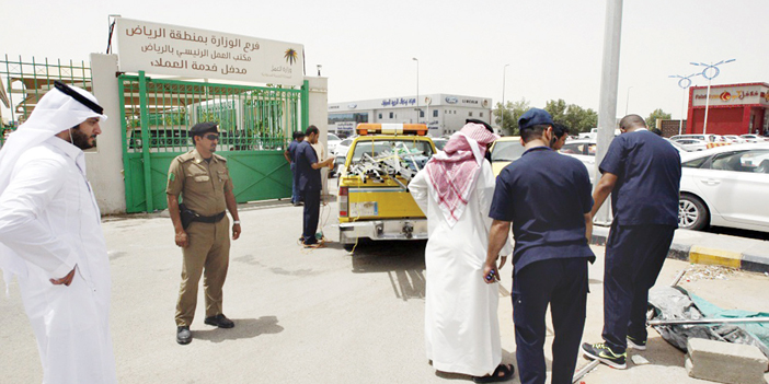   جانب للحملة التي استهدفت المكاتب والأكشاك المخالفة بجوار مكتب العمل