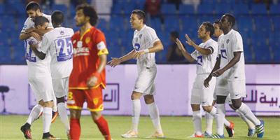 جماهير الهلال تنقذ فريقها من تخبطات مدربه 