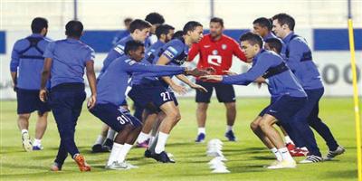 الهلال يواصل تدريباته تأهباً للتاسعة.. وظرف عائلي يبعد «سالم» 