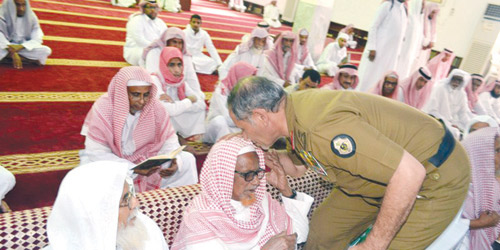 الدوسري والدويسي والبقمي يتقدمون مشيعي شهيد الواجب تركي العكور 