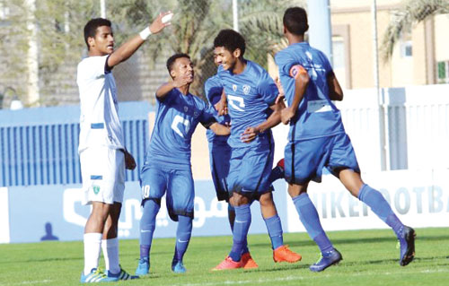  لاعبو الهلال يحتفلون بأحد الأهداف السبعة