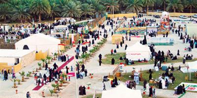 مهرجان الفراولة يختتم فعالياته بـ(100) ألف زائر 