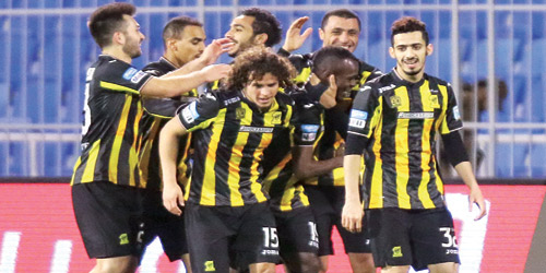  لاعبو الاتحاد ووعد بمكافآت مالية مجزية