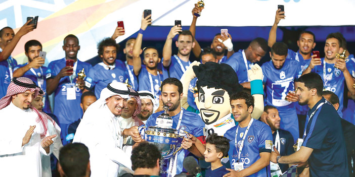  لاعبو الهلال متوجون بالذهب