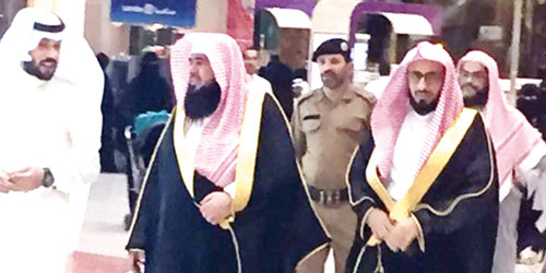  الشيخ القحطاني يتفقد سير العمل الميداني