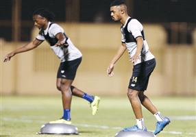 مدرب النصر يواصل تصحيح أخطاء الديربي 