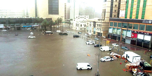 لماذا باتت «جدة عروس الأمطار» 