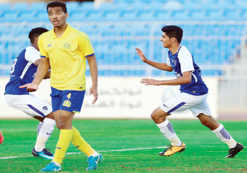  الهلال تفوق على غريمه النصر وتمسك بصدارة الدوري الأولمبي