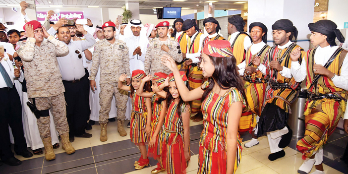 مطار الملك عبدالله بجازان والخطوط السعودية يحتفيان بذكرى البيعة 