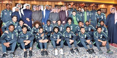 سفير المملكة في الكويت احتفى بالمنتخب السعودي والإعلاميين 