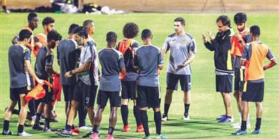 مدرب الاتحاد سييرا يجري تغييرات على التشكيل.. والأجانب يشاركون 