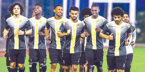  إدارة الاتحاد أجَّلت التجديد للاعبين