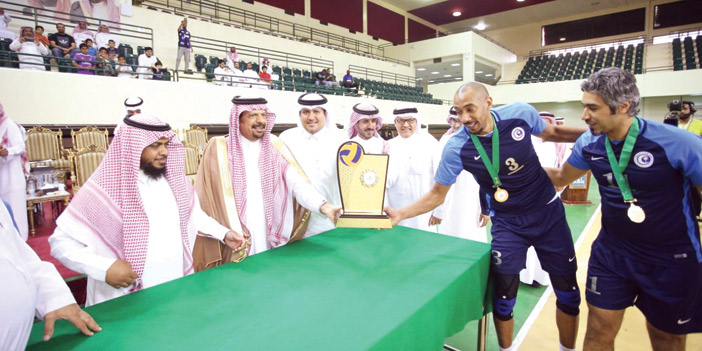  البابطين يتوج الهلال بدرع الدوري