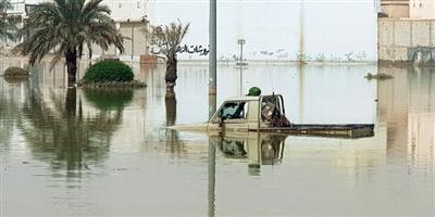 أمطار القريات.. غرق مركبات وتضرر محلات تجارية 