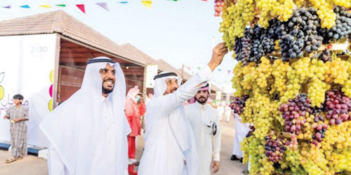  من انطلاقة مهرجان العنب بالصلبية