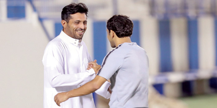  رئيس الهلال يتحدث مع قائد الفريق