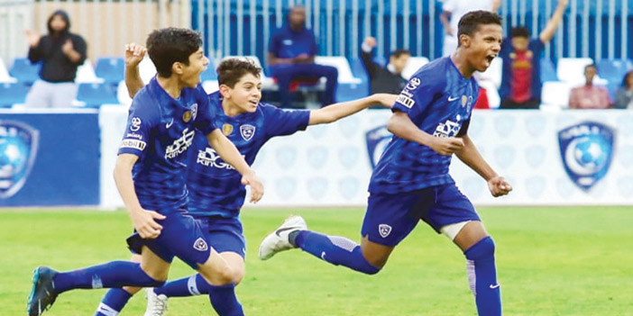  الهلال كسب الأهلي وتصدر