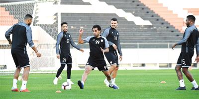 الشباب يعاود تدريباته استعدادا للأهلي 