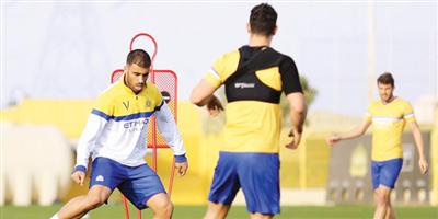 فيتوريا يجهز النصر «تكتيكياً» قبل لقاء أحد 