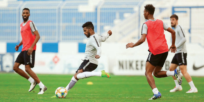  العابد شارك في تمارين الهلال الجماعية أمس